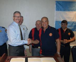 Capacitación de bomberos argentinos en la Academia de Bomberos de Houston