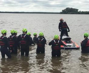 Instructor del Departamento de Rescate Acuático realiza capacitación en Chile