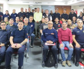 Howard Hill (FDNY) brindó una disertación exclusiva para bomberos voluntarios de Argentina